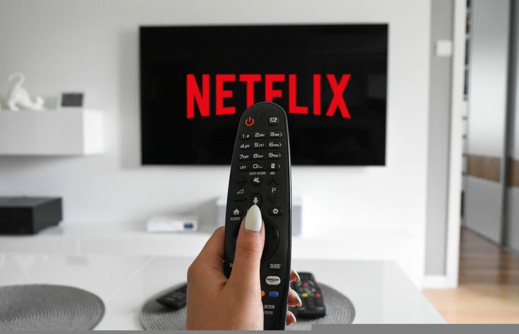 tv, remote, home-5571609.jpg